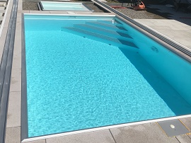 Bazény z modré barvy